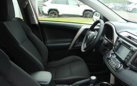 Toyota RAV4, 2015 год, 2 098 600 рублей, 16 фотография