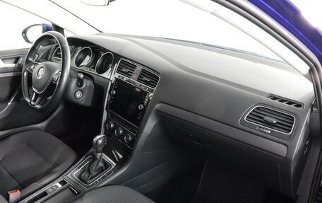 Volkswagen Golf VII, 2018 год, 1 897 000 рублей, 10 фотография