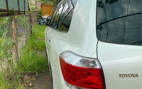 Toyota Highlander III, 2011 год, 1 950 000 рублей, 3 фотография