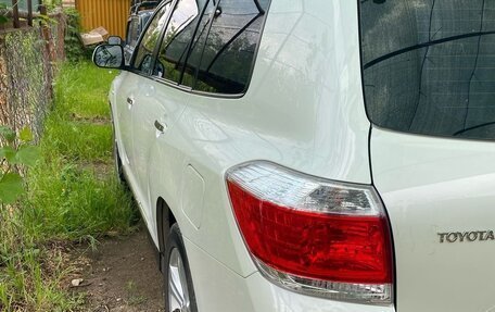 Toyota Highlander III, 2011 год, 1 950 000 рублей, 5 фотография