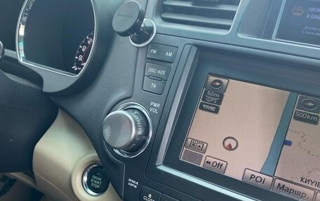 Toyota Highlander III, 2011 год, 1 950 000 рублей, 30 фотография