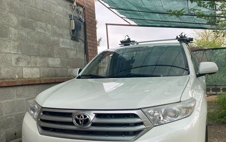Toyota Highlander III, 2011 год, 1 950 000 рублей, 37 фотография