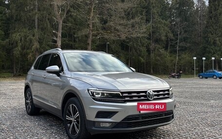 Volkswagen Tiguan II, 2018 год, 2 290 000 рублей, 3 фотография