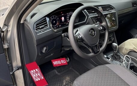 Volkswagen Tiguan II, 2018 год, 2 290 000 рублей, 11 фотография