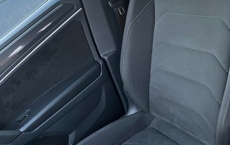 Volkswagen Tiguan II, 2018 год, 3 050 000 рублей, 5 фотография