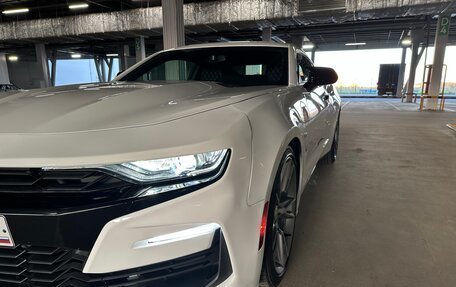 Chevrolet Camaro VI, 2022 год, 4 050 000 рублей, 2 фотография