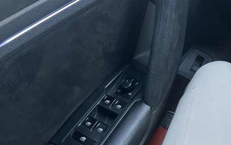 Volkswagen Tiguan II, 2018 год, 3 050 000 рублей, 6 фотография