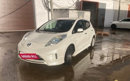 Nissan Leaf I, 2014 год, 800 000 рублей, 2 фотография