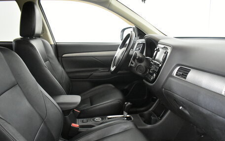 Mitsubishi Outlander III рестайлинг 3, 2013 год, 1 289 000 рублей, 12 фотография