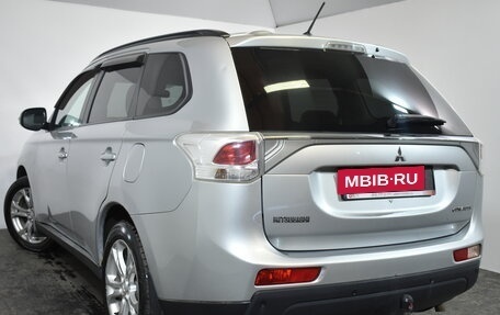 Mitsubishi Outlander III рестайлинг 3, 2013 год, 1 289 000 рублей, 6 фотография