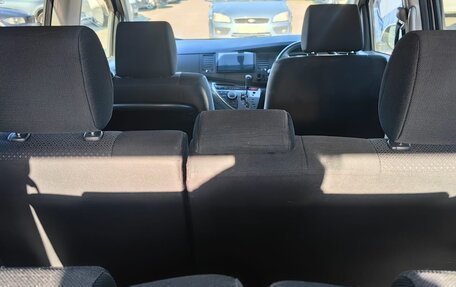 Toyota ISis I, 2010 год, 1 050 000 рублей, 3 фотография