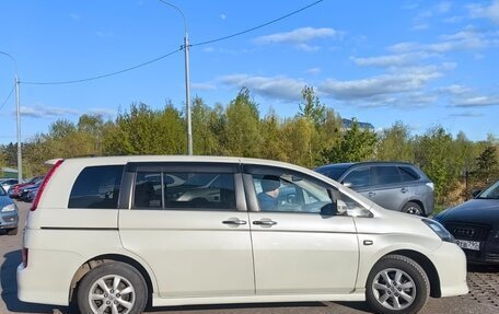 Toyota ISis I, 2010 год, 1 050 000 рублей, 2 фотография