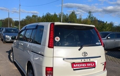 Toyota ISis I, 2010 год, 1 050 000 рублей, 4 фотография