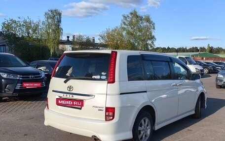Toyota ISis I, 2010 год, 1 050 000 рублей, 5 фотография