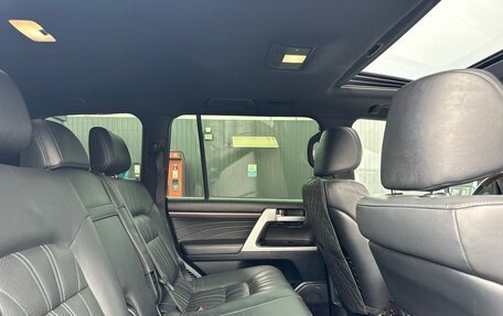 Toyota Land Cruiser 200, 2019 год, 6 900 000 рублей, 13 фотография