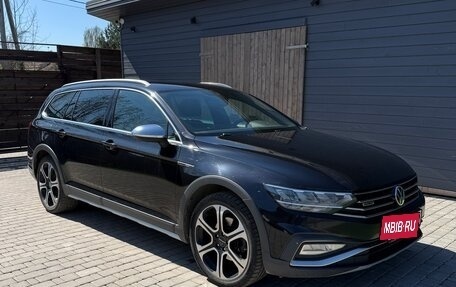 Volkswagen Passat B8 рестайлинг, 2020 год, 2 700 000 рублей, 2 фотография