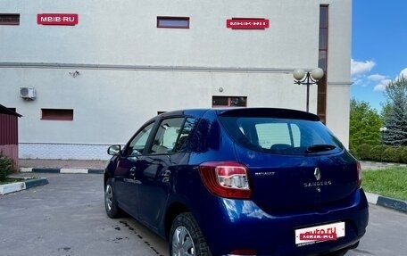 Renault Sandero II рестайлинг, 2015 год, 830 000 рублей, 2 фотография