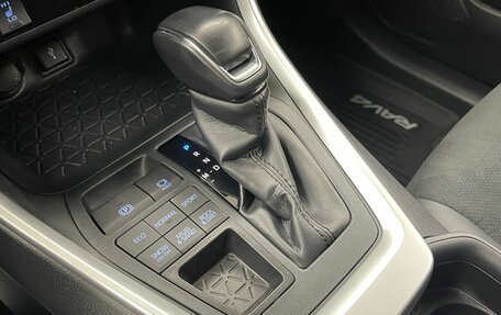 Toyota RAV4, 2021 год, 3 789 000 рублей, 15 фотография
