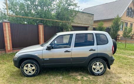 Chevrolet Niva I рестайлинг, 2014 год, 790 000 рублей, 3 фотография