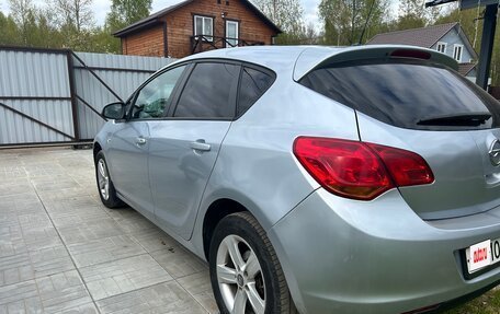 Opel Astra J, 2011 год, 550 000 рублей, 4 фотография