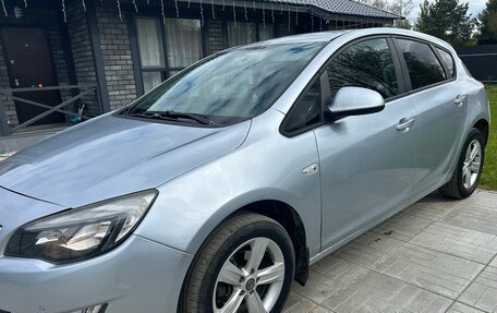 Opel Astra J, 2011 год, 550 000 рублей, 6 фотография