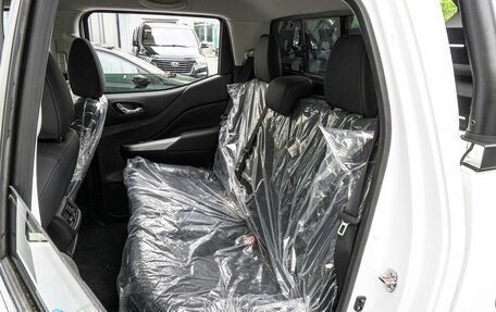 Nissan Navara (Frontier), 2024 год, 4 350 000 рублей, 9 фотография