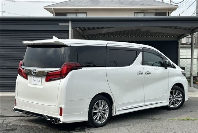 Toyota Alphard, 2021 год, 2 930 000 рублей, 4 фотография