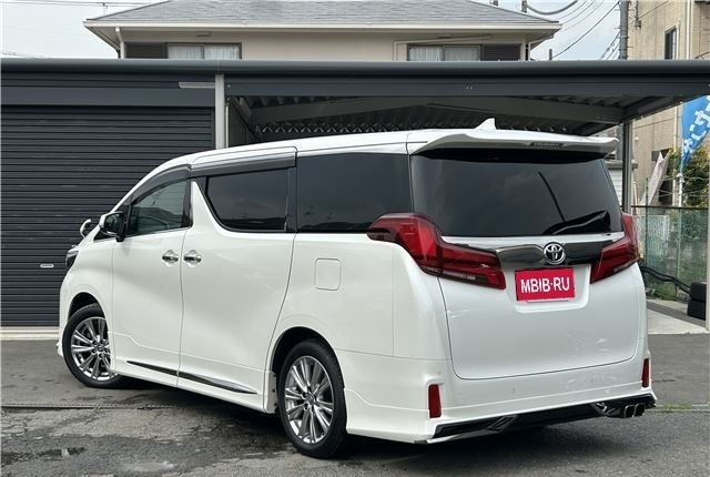 Toyota Alphard, 2021 год, 2 930 000 рублей, 3 фотография