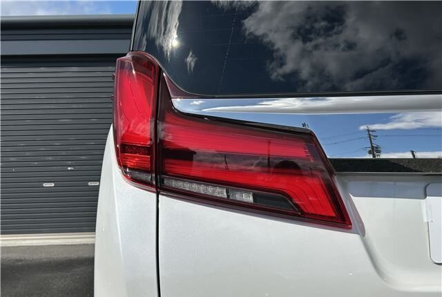 Toyota Alphard, 2021 год, 2 930 000 рублей, 7 фотография