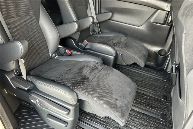 Toyota Alphard, 2021 год, 2 930 000 рублей, 22 фотография