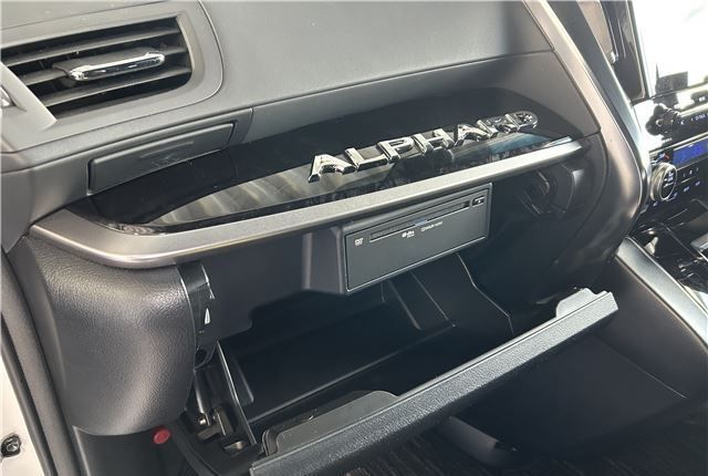 Toyota Alphard, 2021 год, 2 930 000 рублей, 24 фотография