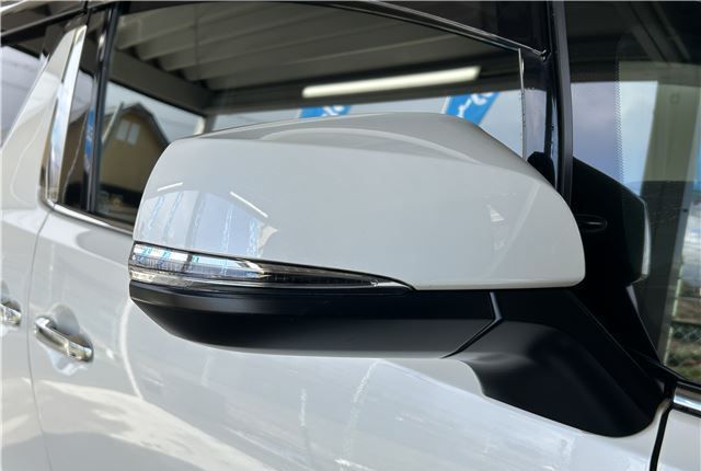 Toyota Alphard, 2021 год, 2 930 000 рублей, 33 фотография