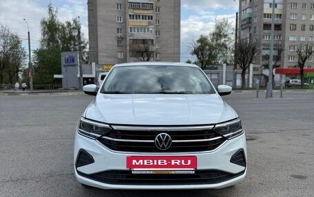 Volkswagen Polo VI (EU Market), 2022 год, 1 990 000 рублей, 2 фотография