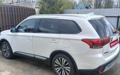 Mitsubishi Outlander III рестайлинг 3, 2019 год, 2 270 000 рублей, 1 фотография