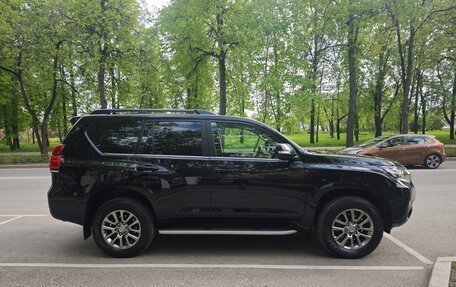 Toyota Land Cruiser Prado 150 рестайлинг 2, 2018 год, 5 700 000 рублей, 6 фотография