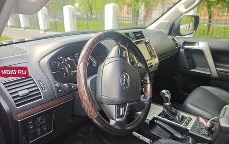 Toyota Land Cruiser Prado 150 рестайлинг 2, 2018 год, 5 700 000 рублей, 12 фотография