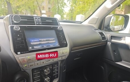 Toyota Land Cruiser Prado 150 рестайлинг 2, 2018 год, 5 700 000 рублей, 11 фотография