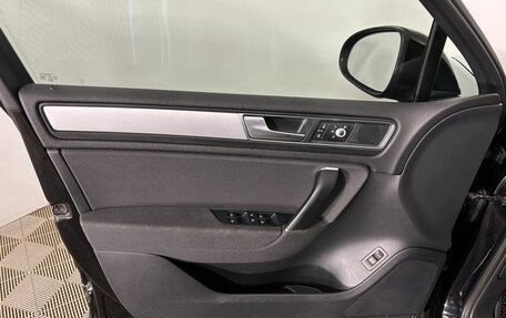 Volkswagen Touareg III, 2015 год, 2 500 000 рублей, 8 фотография