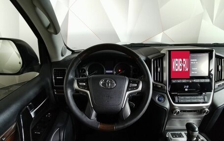Toyota Land Cruiser 200, 2016 год, 5 299 700 рублей, 16 фотография