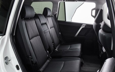 Toyota Land Cruiser Prado 150 рестайлинг 2, 2018 год, 4 830 000 рублей, 7 фотография