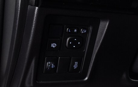 Toyota Land Cruiser Prado 150 рестайлинг 2, 2018 год, 4 830 000 рублей, 16 фотография