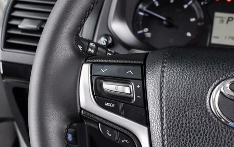 Toyota Land Cruiser Prado 150 рестайлинг 2, 2018 год, 4 830 000 рублей, 17 фотография
