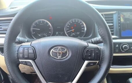 Toyota Highlander III, 2021 год, 3 280 000 рублей, 13 фотография