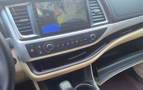 Toyota Highlander III, 2021 год, 3 280 000 рублей, 12 фотография