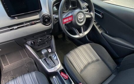 Mazda Demio IV, 2017 год, 900 000 рублей, 11 фотография