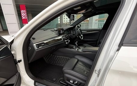 BMW 5 серия, 2018 год, 3 240 000 рублей, 13 фотография