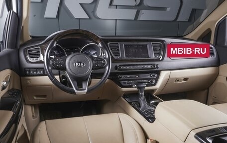 KIA Carnival III, 2019 год, 3 150 000 рублей, 6 фотография