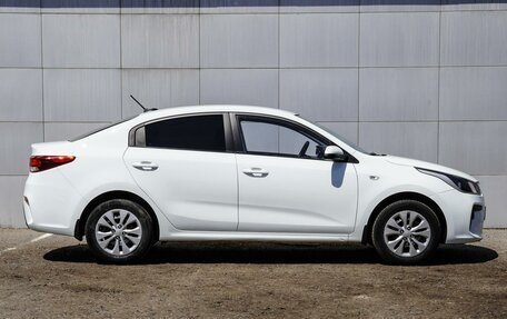KIA Rio IV, 2018 год, 1 079 000 рублей, 5 фотография