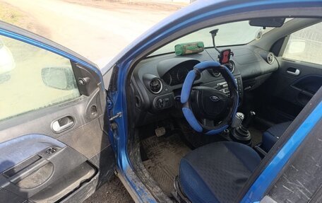 Ford Fiesta, 2005 год, 250 000 рублей, 3 фотография