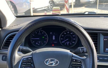 Hyundai Elantra VI рестайлинг, 2018 год, 1 395 000 рублей, 4 фотография
